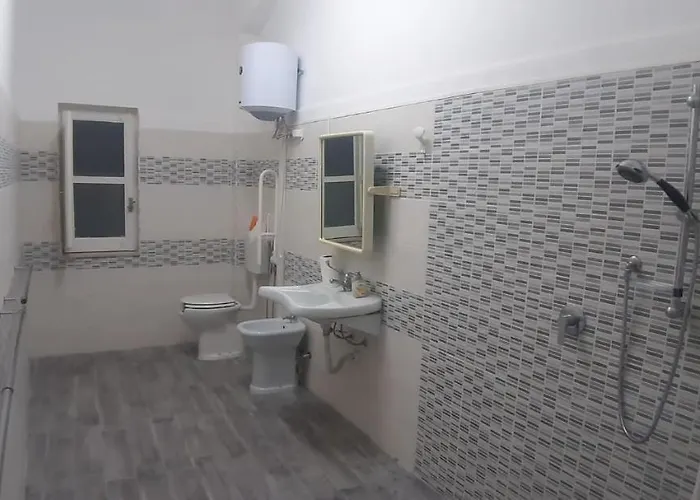 Domus Pina בית הארחה