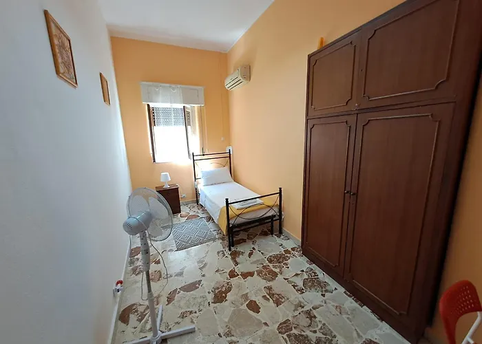 Domus Pina בית הארחה *