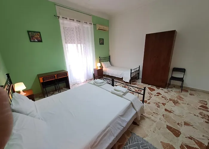 Domus Pina בית הארחה *